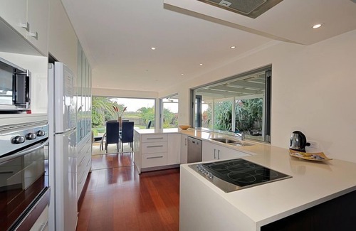 Bargara House | Bargara Beach Hideaway - 300 meters to beach