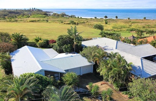 Bargara House | Bargara Beach Hideaway - 300 meters to beach