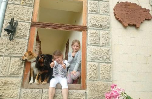 Kisnana House | Bari Tanya