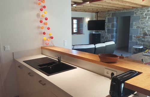 Loubeyrat House | Barn dating from 1851, beautifully restored in 2016. 4 stars. Near Châtel-Guyon