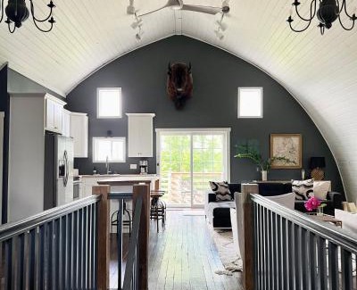 Three Oaks House | Barn of Three Oaks near Lake Michigan and Journeyman