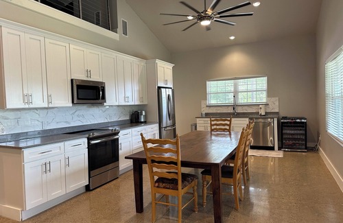 Seven Points House | Barndo near Cedar Creek Lake!