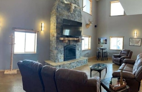 Piedmont House | Barndominium within 5 minutes of two trail heads!