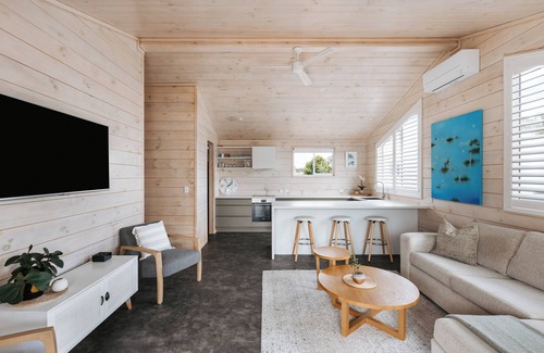 Mount Maunganui House | Barney's Bach ~ Mount Maunganui - Beyonder Holiday Homes