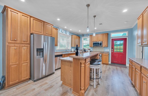 Crane Hill House | Barney's Bluff pet-friendly reserve + pontoon opt