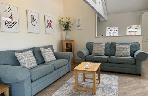Dittisham House | Barnfield - Beautiful Barn, River views, Close to Quay