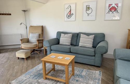 Dittisham House | Barnfield - Beautiful Barn, River views, Close to Quay