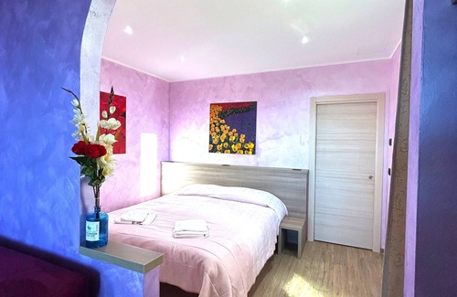 Rodello Bed & Breakfast | "Barolo" room in the Langhe Unesco hills, overlooking Alba