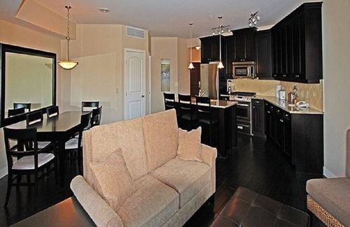 Westbank House | Barona Beach Stunning Lakefront Home with Lift