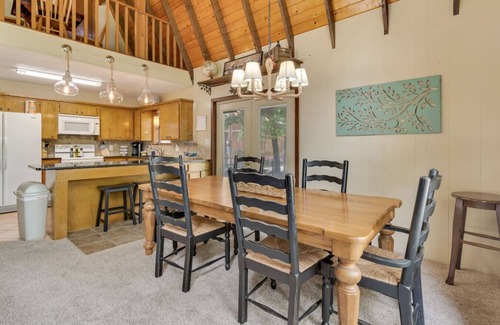 Eufaula House | Barrel Cabin at Sandy Bass Bay!