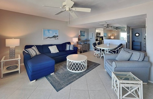 Ormond Beach Condo | Barry Palm | Oceanfront Condo with Balcony Views, Pool + Beach Access