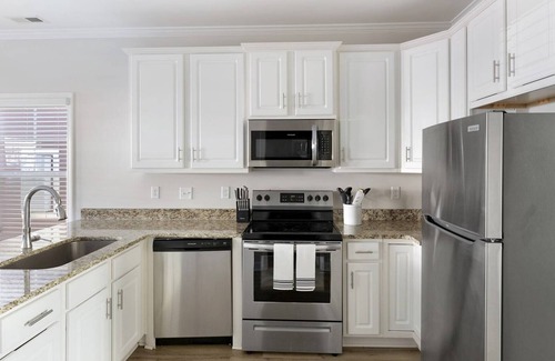 Huntsville Apartment | Barsala l Charming 1BD Cottages with Private Porches & More