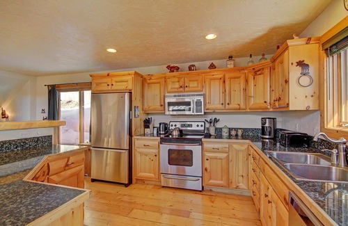 Huron Heights Cabin | Barton 4 Bedroom Home by RedAwning