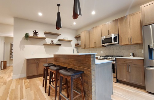 Barton Heights Apartment | Barton Springs Hideaway. On the Park at Barton Springs Pool, mins to Downtown