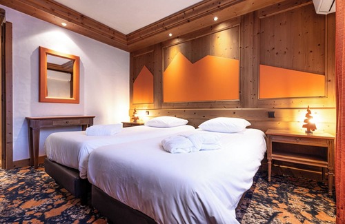 Albertville Hotel | Base Camp Lodge - Albertville