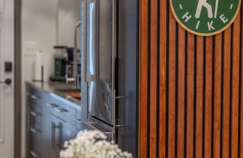 Stanton Cabin | Base Camper Inn|RRG|NEW|Hot Tub