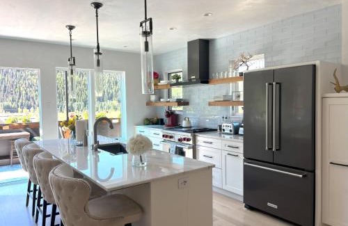 Telluride House | Basecamp at Valley Floor - views and wildlife!