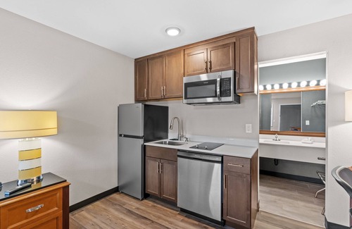 Puyallup Hotel | Basecamp Puyallup a Travelodge by Wyndham