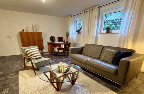 Tungendorf Apartment | Basement 2x room with separate entrance and shower room