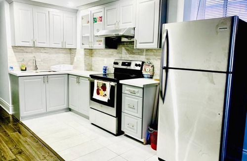 Brampton Apartment | basement apartment available.