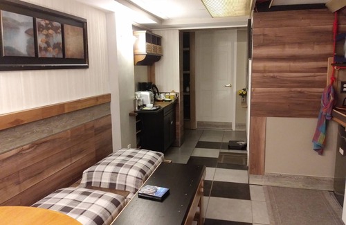 Wexford House | BASEMENT APARTMENT (PRIVATE ACESS)