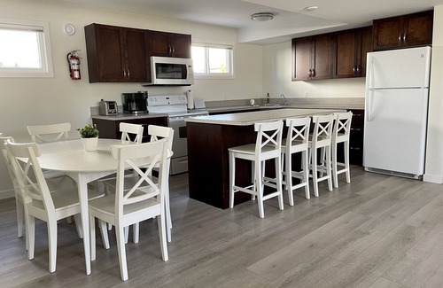 Okanagan-Similkameen House | Basement Suite with Shared Pool