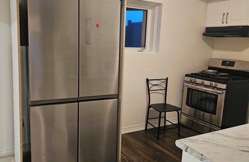 Newmarket House | Basement walk out, separate entrance, 2 parking space, back to park