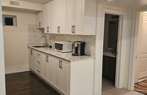 Newmarket House | Basement walk out, separate entrance, 2 parking space, back to park