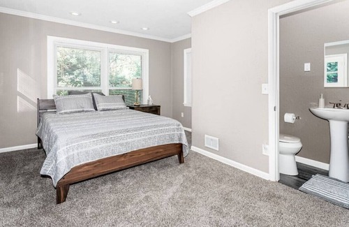 Prairie Village House | Basic Becky's Bungalow: No Cleaning Fee!