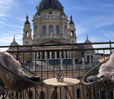 Inner City Budapest Apartment | Basilica Panorama Luxury