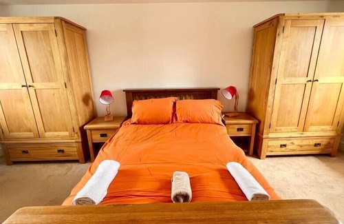 Sherborne St. John House | Basingstoke En-suite Room Townhouse Near Hospital