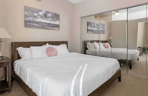 Crossroads Arts District Condo | Bask in the Beauty of our Stunning Oasis, Situated near Kauffman Stadium 358