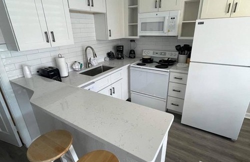 Bradenton Beach Cottage | Bask in the sun the last days of summer on gorgeous Anna Maria Island!