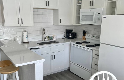 Bradenton Beach Cottage | Bask in the sun the last days of summer on gorgeous Anna Maria Island!