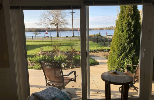 Elk Rapids House | Bass Lake Views & Access. Walk Downtown Elk Rapids.