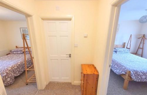 Sittingbourne Apartment | Bassett Flat with 2 Bedrooms and Superfast Wi-Fi