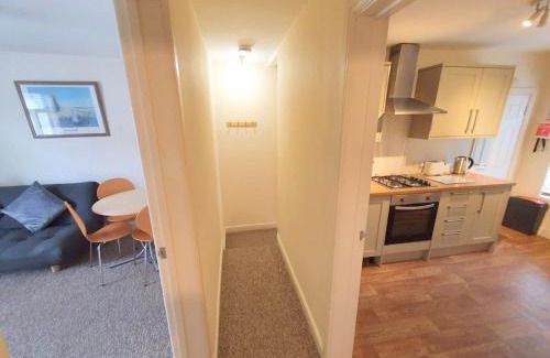 Sittingbourne Apartment | Bassett Flat with 2 Bedrooms and Superfast Wi-Fi