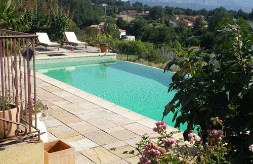 Greasque House | Bastide 200m2 on 2500m2, swimming pool overflow10/5, view ste Victoire, bowling