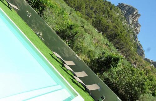Fontaine-de-Vaucluse Apartment | Bastide De La Lézardière