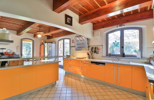 Bagnols-en-Foret House | Bastide en Pierres, Piscine, Jeux de Pétanque, Parking Privé, Portail Électrique