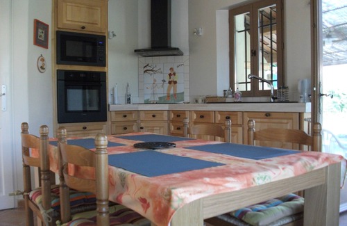 Apt House | BASTIDON, POOL, 3000 M2 OF LAND, 2-4 PERS, APT, Luberon
