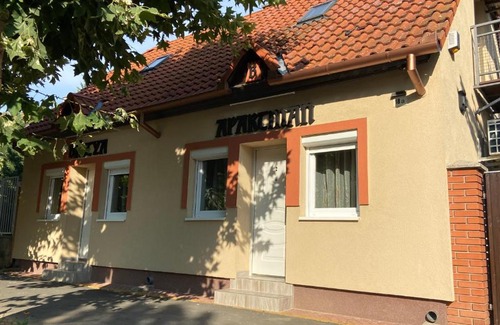 Siklos Apartment | Bástya Apartman Siklós