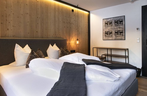 Flirsch Hotel | Basur - das Schihotel am Arlberg