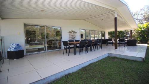 Horseshoe Bay House | Bather's Pavilion Holiday House