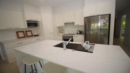 Horseshoe Bay House | Bather's Pavilion Holiday House