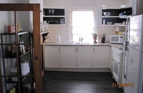 Hobart Central Business District House | Bathurst St cottage charm