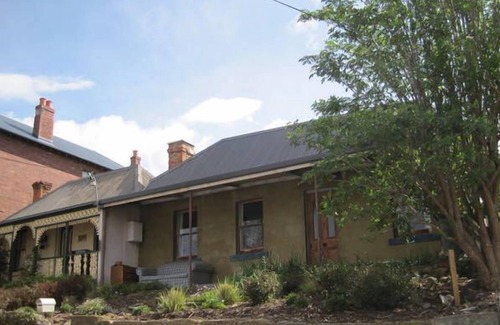 Hobart Central Business District House | Bathurst St cottage charm