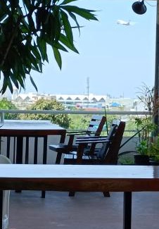 Bang Tao House | Batikseafood Airport & Room