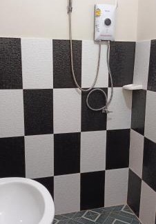 Bang Tao House | Batikseafood Airport & Room