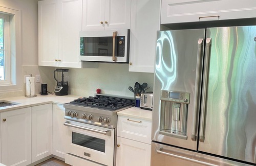 Franklin House | Battlefield Bungalow- Walk to Pickleball & Downtown!